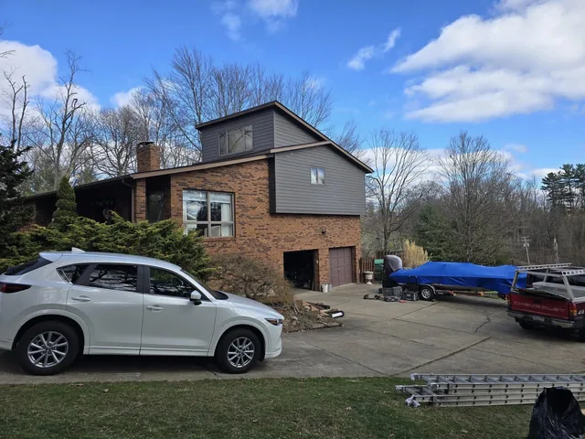 Siding project photo by KMA Carpentry